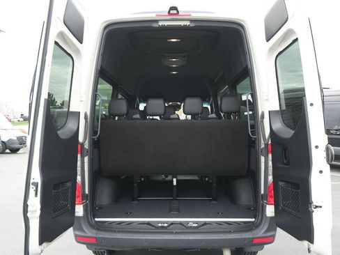 Used 2024 Mercedes-Benz Sprinter 2500 image 7