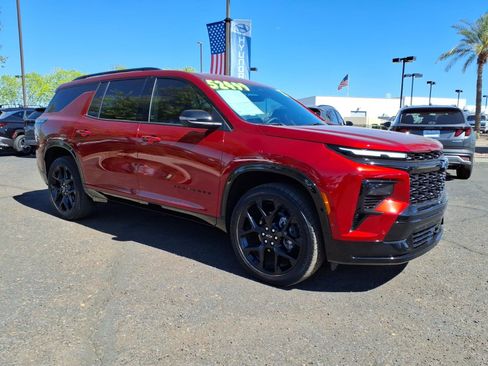Used 2025 Chevrolet Traverse RS w/ LPO, Floor Liner Package AWD/4WD image 3