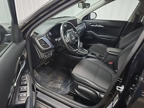 Used 2023 Kia Seltos S w/ Navigation Package AWD/4WD image 30