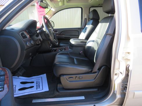 Used 2008 Chevrolet Avalanche LTZ w/ LTZ Preferred Equipment Group image 9