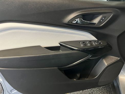 Used 2025 Chevrolet Trax LT image 20