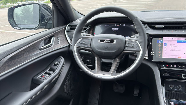 New 2027 Jeep Grand Cherokee Limited AWD/4WD image 24
