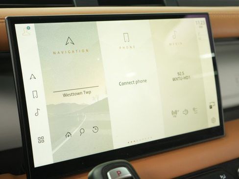 Used 2023 Land Rover Defender 130 SE image 47