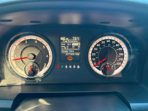 Used 2018 RAM 1500 Classic SLT AWD/4WD image 18