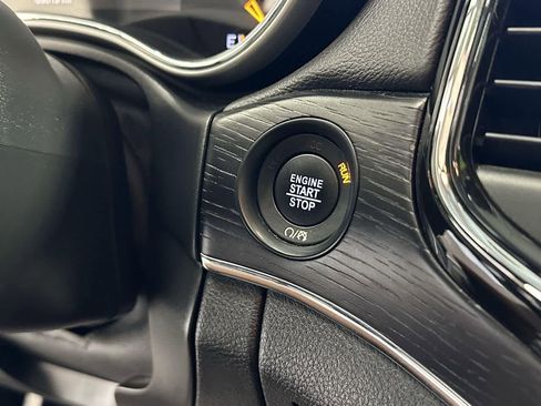 Used 2021 Jeep Grand Cherokee Summit image 21