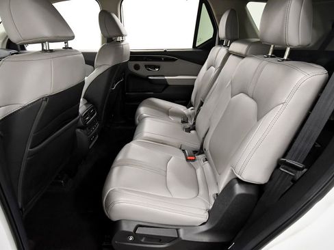 Used 2025 Honda Pilot EX-L image 15