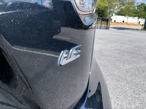 Used 2020 Toyota Corolla LE FWD image 10