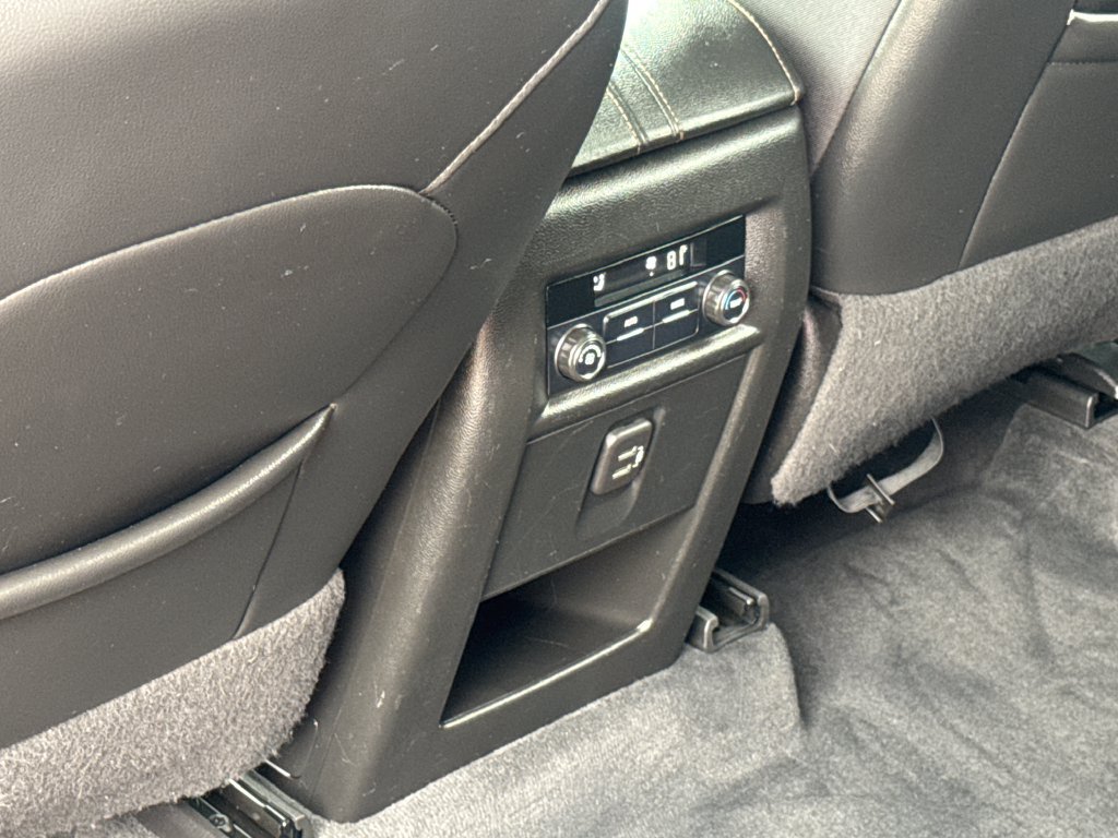 Used 2020 Chevrolet Traverse LT AWD/4WD image 38
