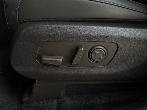 Used 2026 Kia Carnival FWD image 11