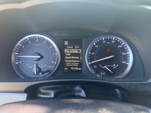Used 2018 Toyota Highlander Limited FWD image 23