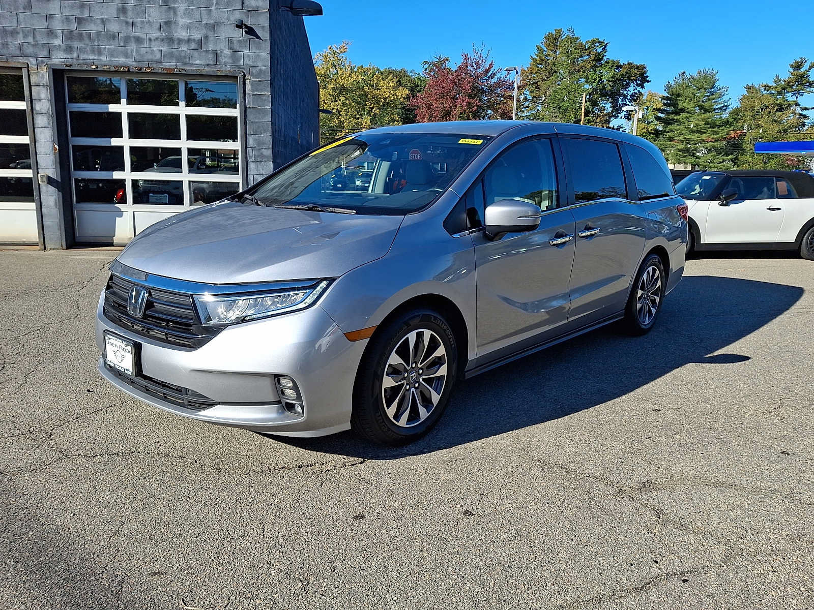 Used 2023 Honda Odyssey EX-L image 3