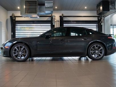 New 2025 Porsche Panamera 4