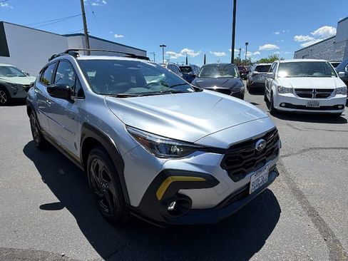 Used 2025 Subaru Crosstrek 2.5i Sport AWD/4WD image 2