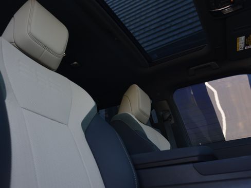 Used 2025 Lexus GX 550 AWD/4WD image 29