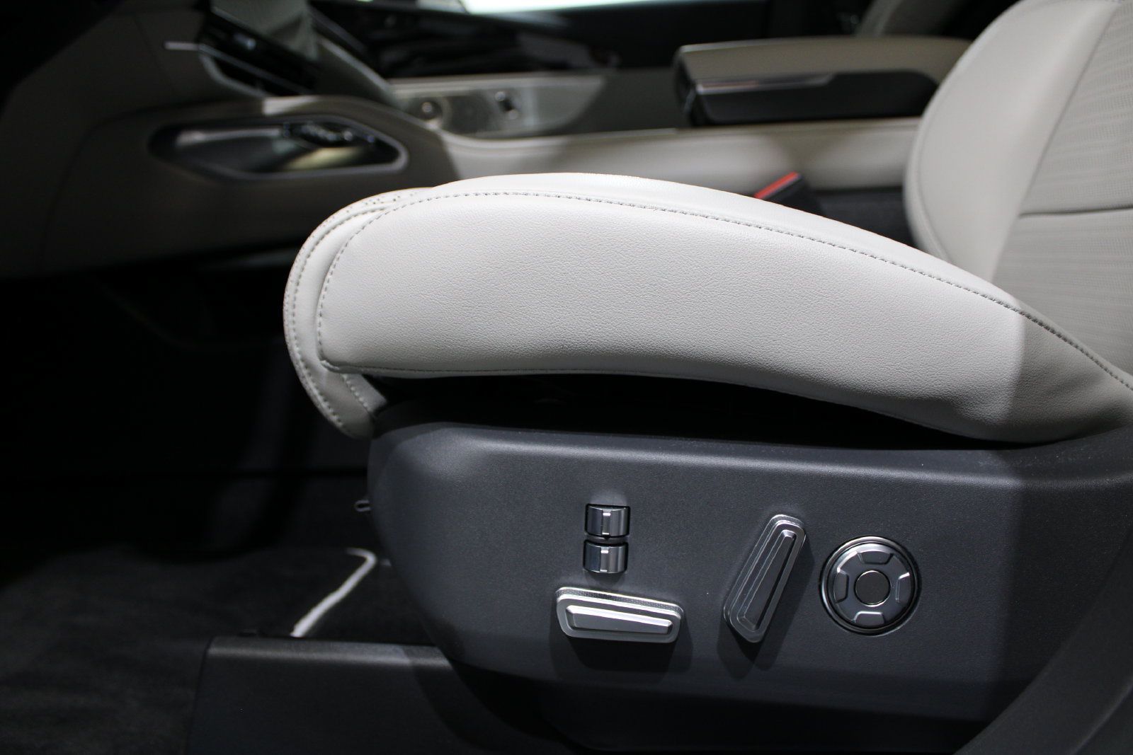 Used 2026 Lincoln Nautilus Reserve AWD/4WD image 20