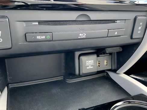 Used 2017 Honda Pilot Touring image 17