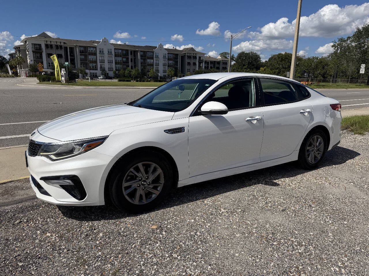 Used 2020 Kia Optima LX FWD image 2