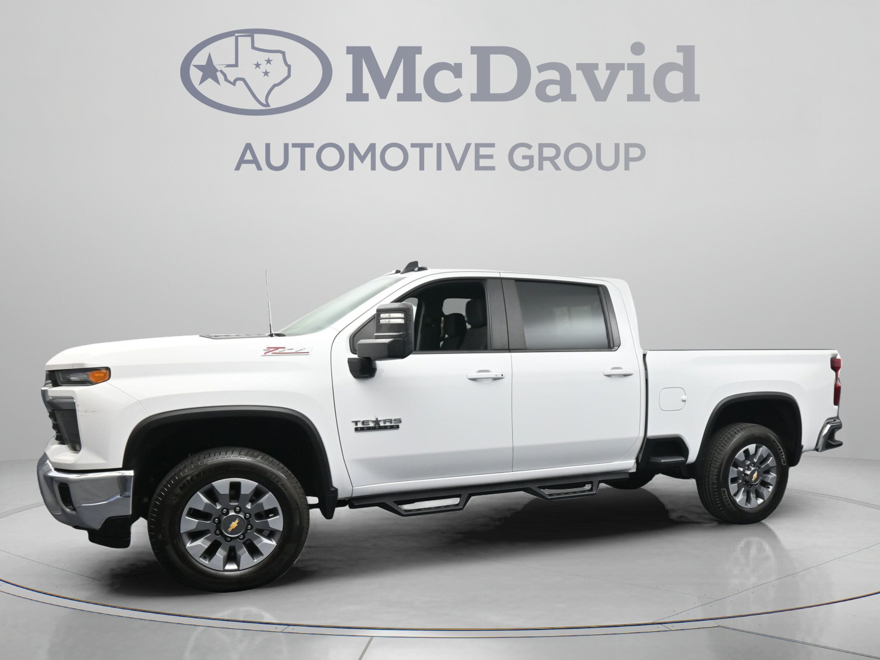 Used 2024 Chevrolet Silverado 2500 LT w/ Texas Edition AWD/4WD image 5