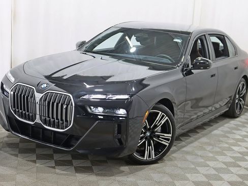 Used 2023 BMW i7 xDrive60 w/ Executive Package 2 image 7