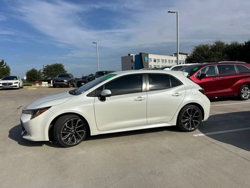 Used 2019 Toyota Corolla XSE FWD image 6