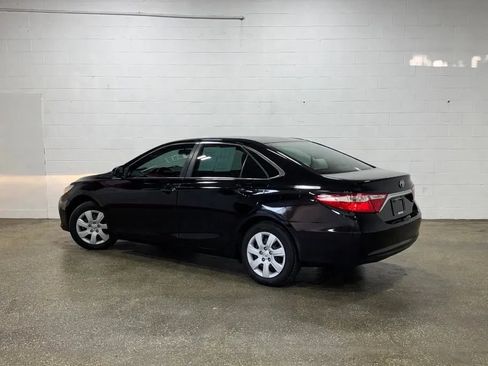 Used 2017 Toyota Camry LE FWD image 5
