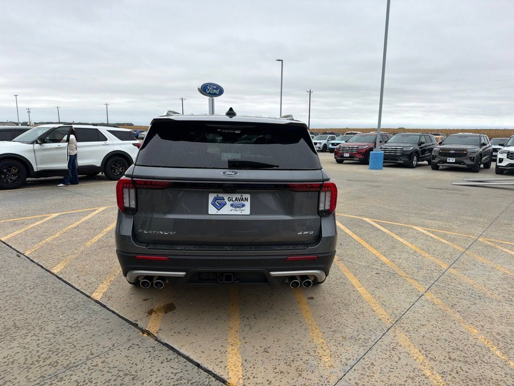 Used 2025 Ford Explorer Platinum w/ Ultimate Package AWD/4WD image 6