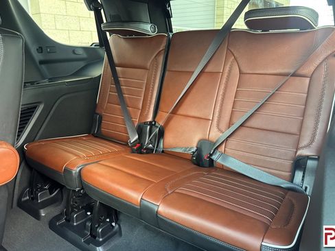 Used 2024 GMC Yukon Denali Ultimate AWD/4WD image 17