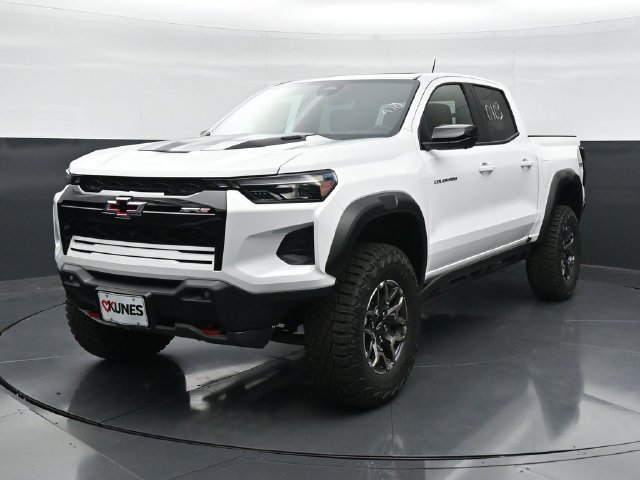New 2026 Chevrolet Colorado ZR2 w/ Technology Package AWD/4WD image 7