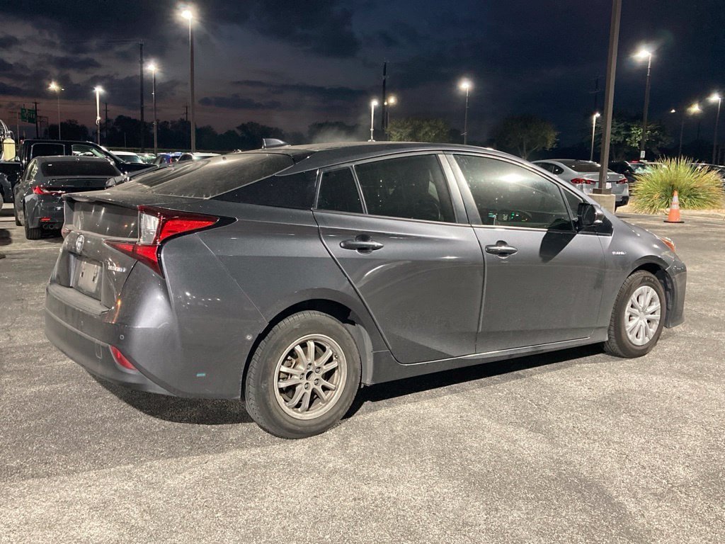 Used 2020 Toyota Prius LE FWD image 5