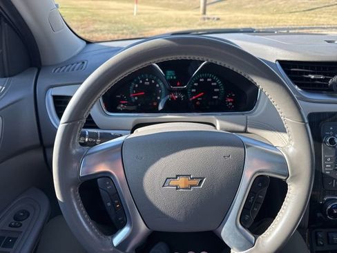 Used 2015 Chevrolet Traverse LT image 7