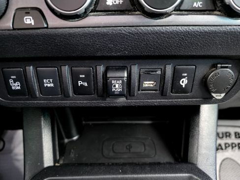 Used 2021 Toyota Tacoma TRD Off-Road w/ Technology Package image 24