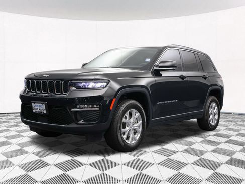 Used 2023 Jeep Grand Cherokee Limited AWD/4WD image 41