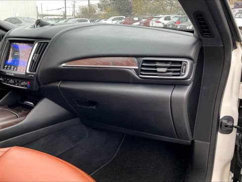 Used 2017 Maserati Levante S image 18