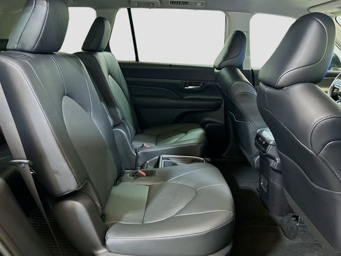 Used 2026 Toyota Grand Highlander AWD image 25