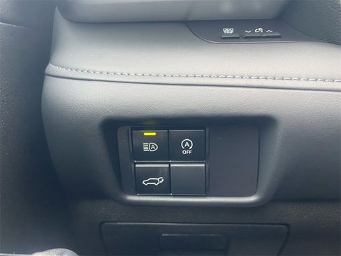 Used 2024 Toyota Highlander LE image 21