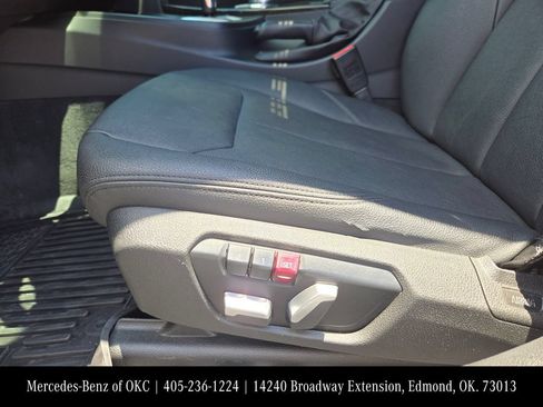 Used 2018 BMW 320i Sedan RWD image 18