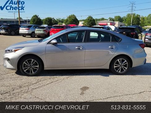 Used 2023 Kia Forte LXS FWD image 2