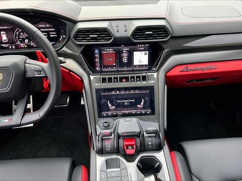 Used 2024 Lamborghini Urus S image 6