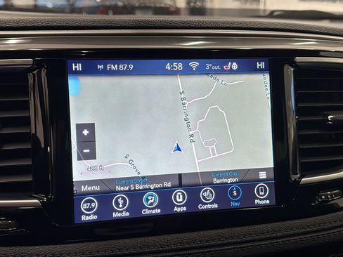 Used 2018 Chrysler Pacifica Limited image 18