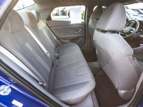 Used 2021 Hyundai Elantra SEL image 35