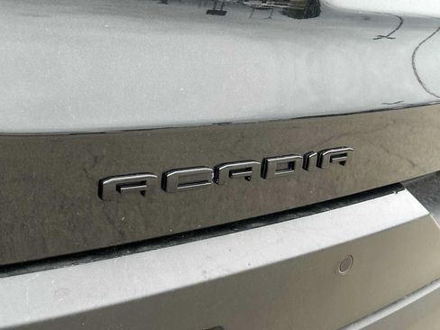 Used 2023 GMC Acadia SLT w/ Elevation Edition FWD image 33