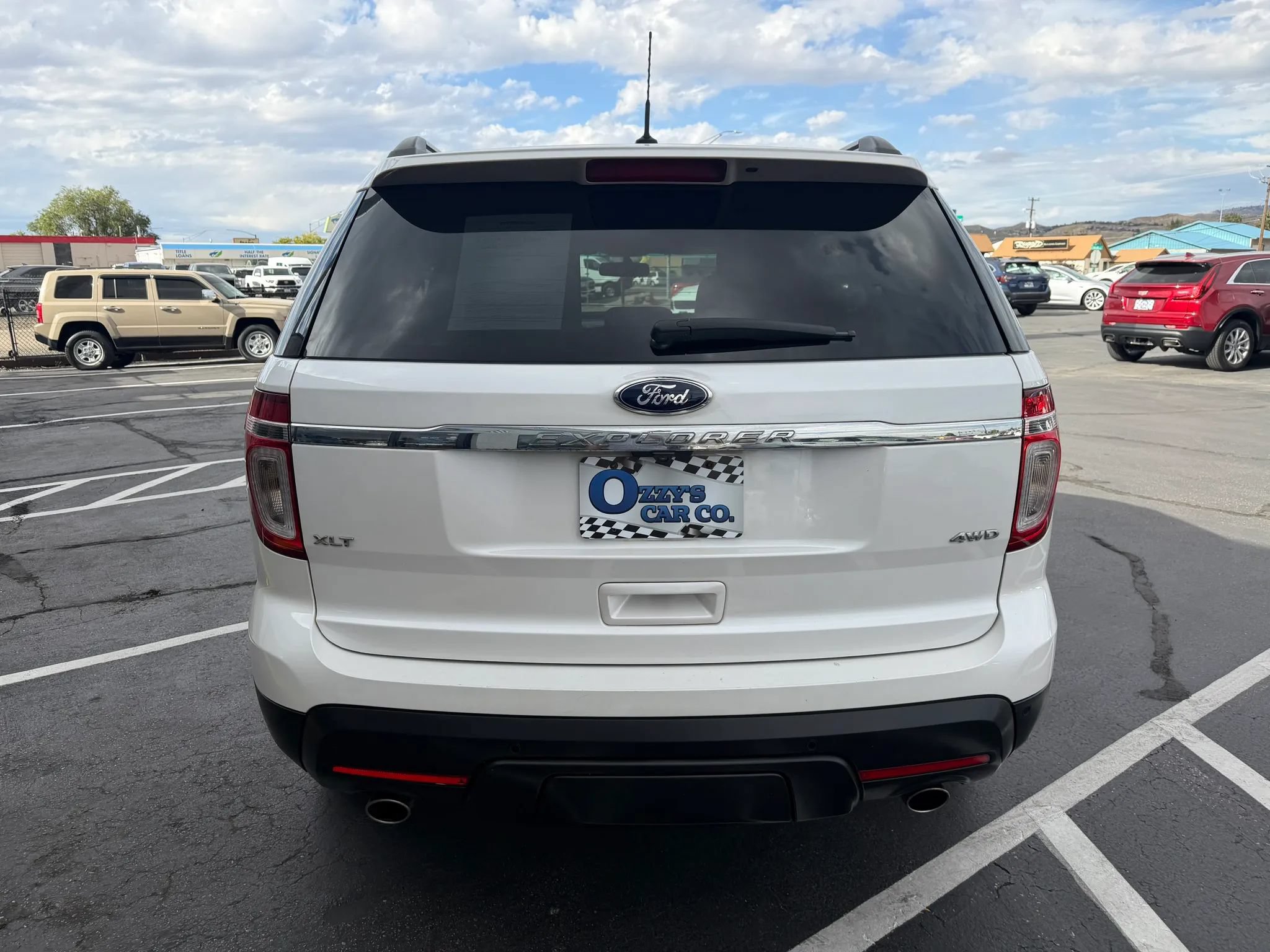 Used 2014 Ford Explorer XLT w/ Equipment Group 202A AWD/4WD image 7