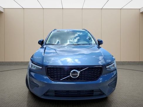 New 2026 Volvo XC40 B5 Core AWD/4WD image 2