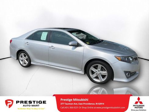 Used 2012 Toyota Camry SE FWD image 1