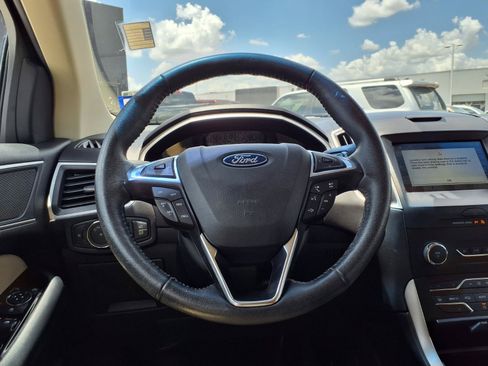 Used 2019 Ford Edge SEL w/ Equipment Group 201A FWD image 13