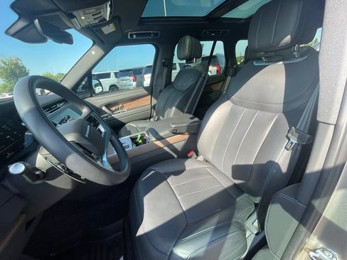 Used 2025 Land Rover Range Rover SE AWD/4WD image 20