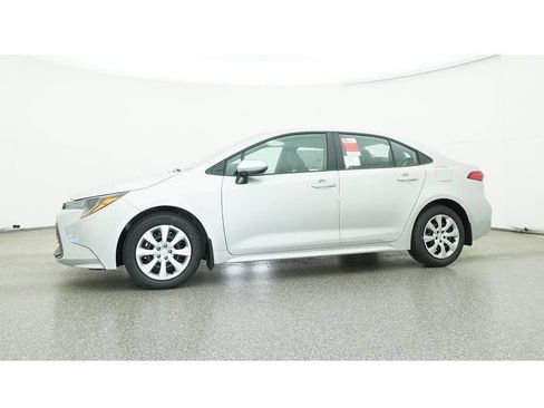 Used 2025 Toyota Corolla LE FWD image 23