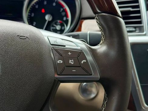 Used 2013 Mercedes-Benz GL 550 4MATIC image 17