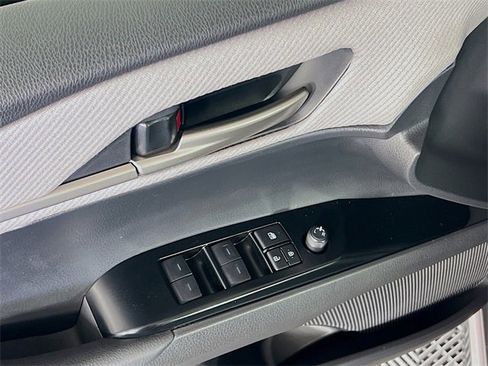 Used 2025 Toyota Camry SE image 11