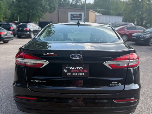 Used 2019 Ford Fusion SE image 9